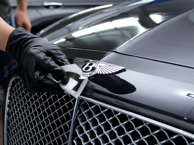 What are the Benefits of Polishing Your Car with the Help of a&nbsp;Professional?